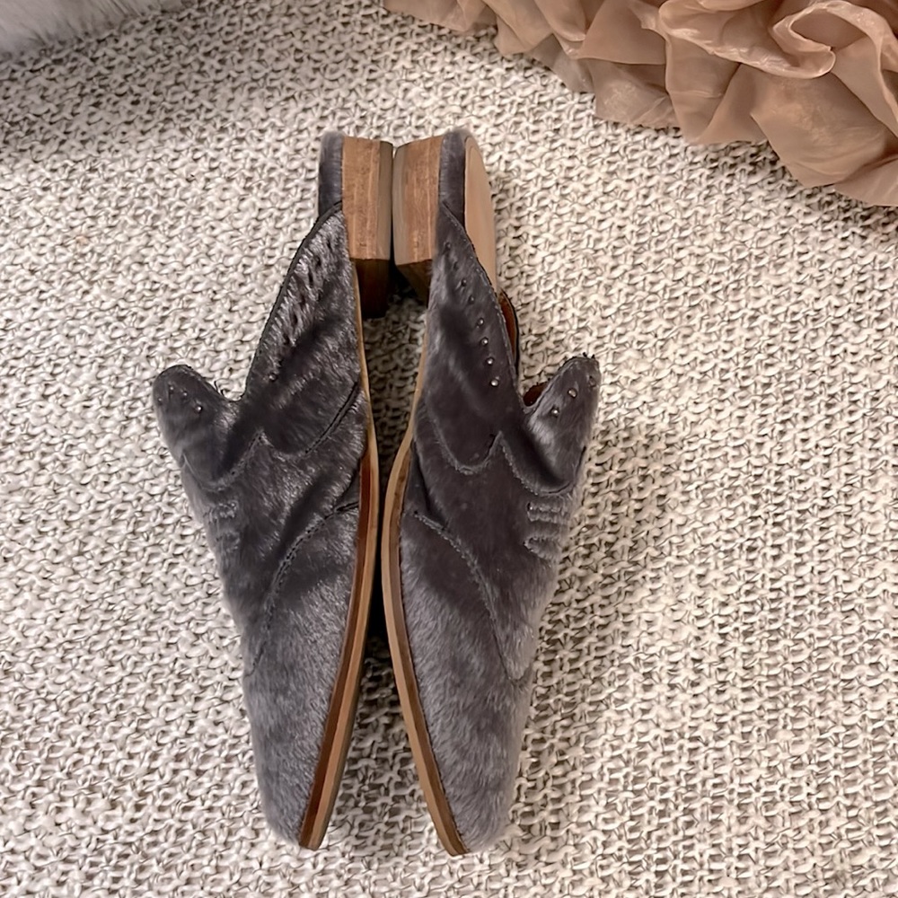 Mi.iM Leather With Gray Faux Calf Pony Hair Mule Slide Shoe Sz 7 - Picture 4 of 14